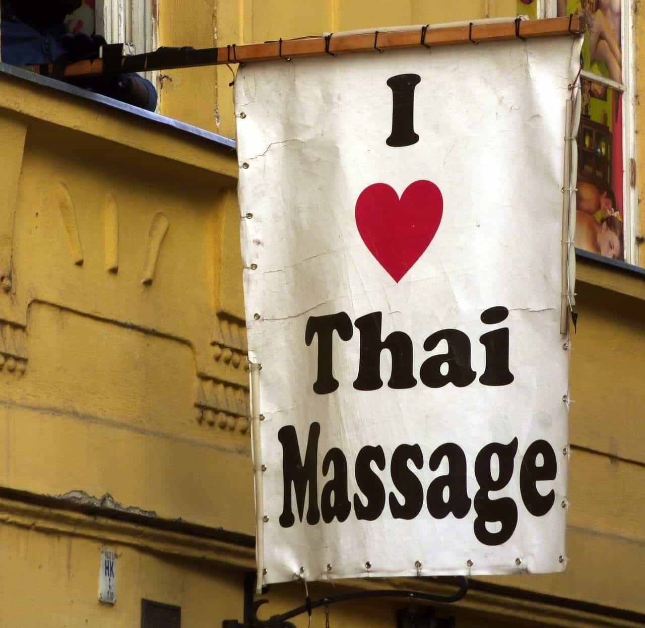 sign saying I heart Thai Massage
